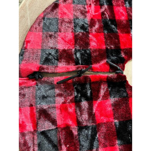 Buffalo Plaid Faux Fur Christmas Tree Skirt Large Red/Black "Well Dressed Home" - Picture 9 of 9